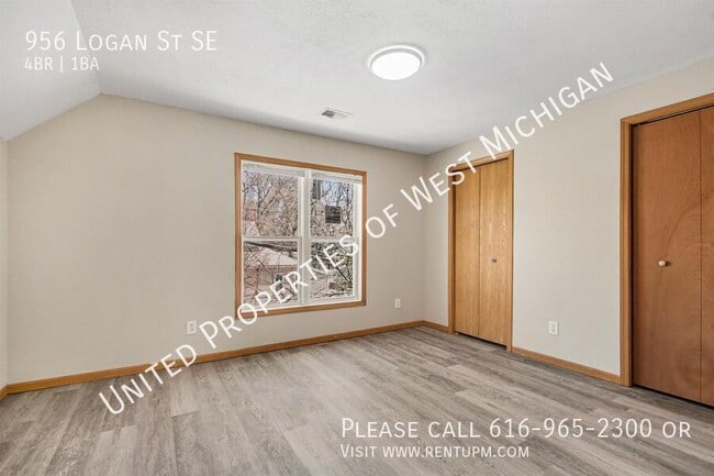 Building Photo - 956 Logan St SE