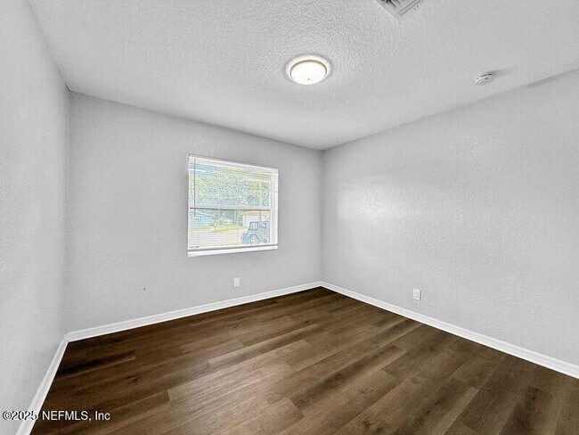 Building Photo - 7004 Dahlgren Ct