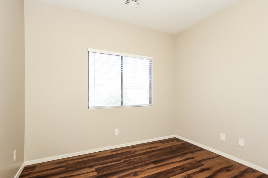 Building Photo - 12742 W Charter Oak Rd