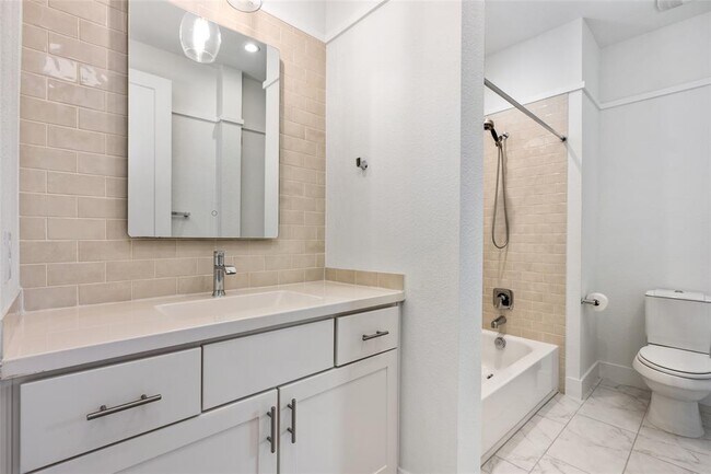 Building Photo - 403 Rose Branch Way