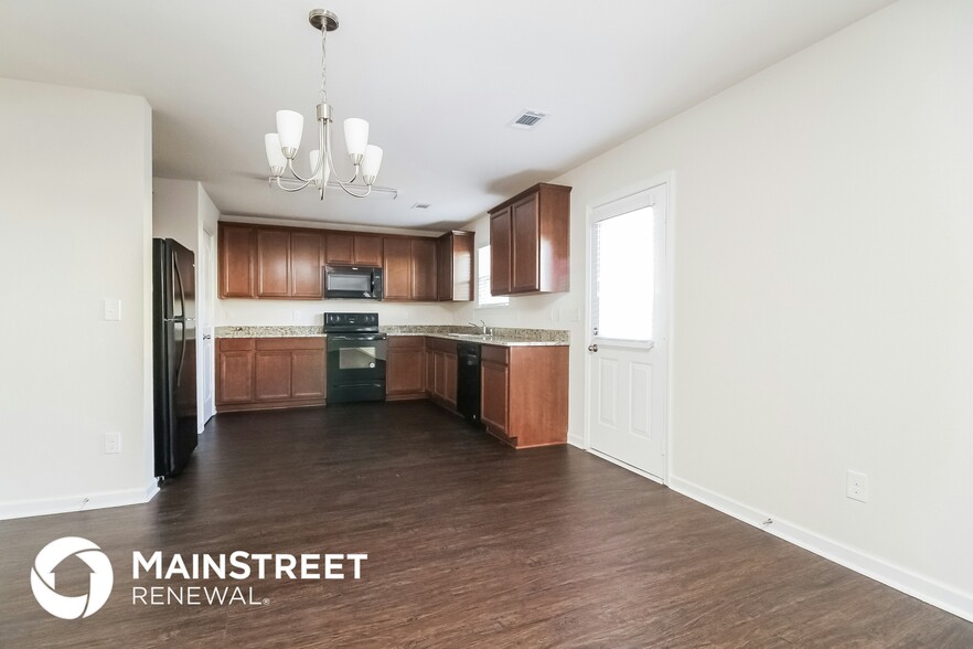 Building Photo - 2614 Stinger Dr