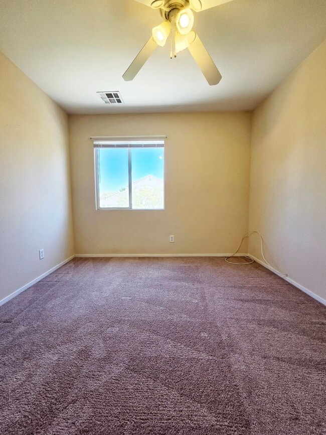 Building Photo - 3 Bed + Loft | 2.5 Bath | 1,946 SF