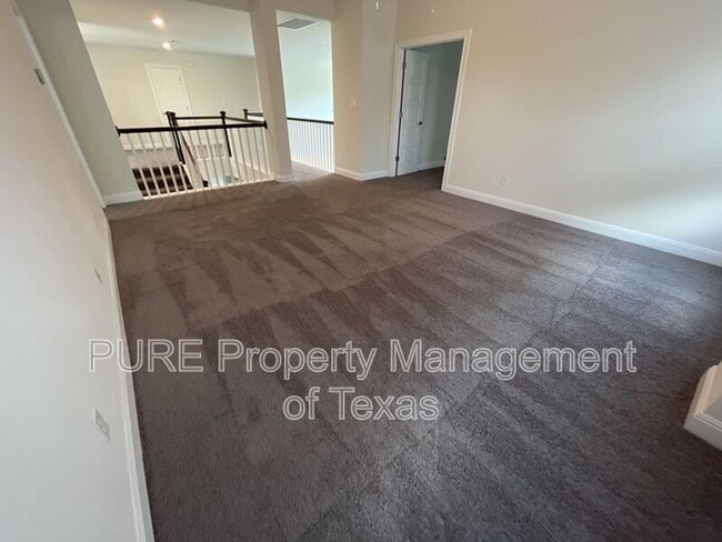 Building Photo - 716 Expedition Way
