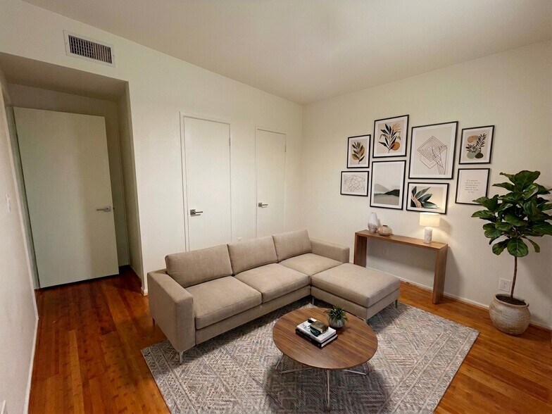 Building Photo - 17306 Bronte Pl