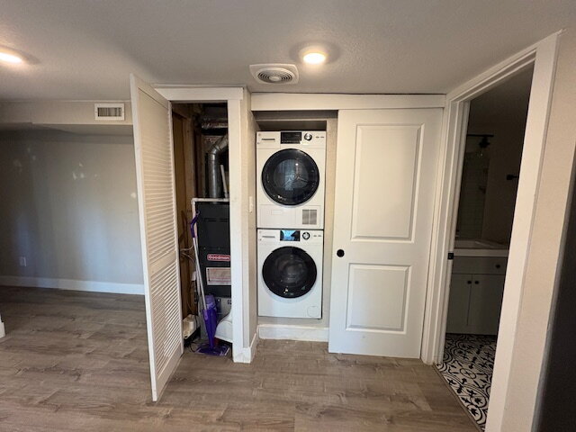 Building Photo - Beautiful Ground Level 2 Bedroom in Lakewo...