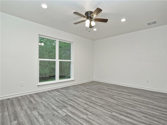 Building Photo - 208 Sendero Cove