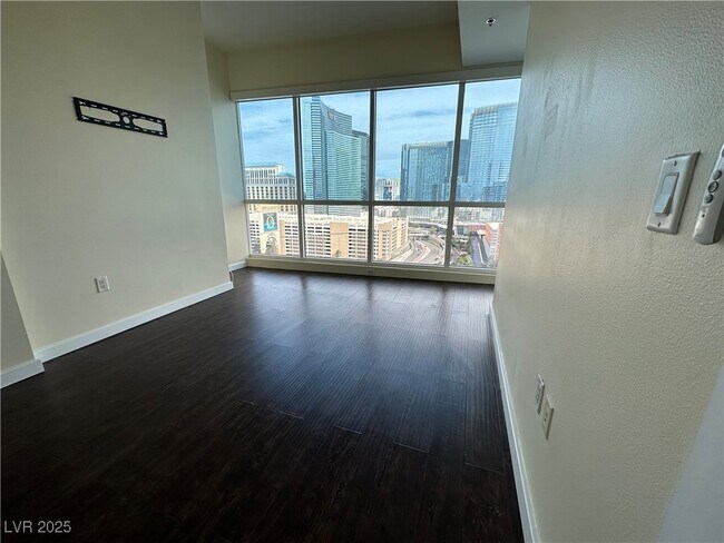 Building Photo - 4525 Dean Martin Dr