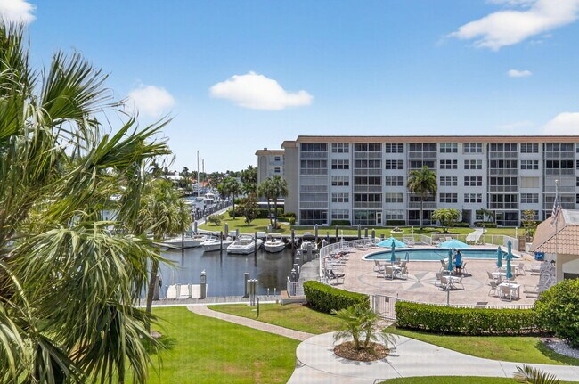 Building Photo - 2717 Florida Blvd