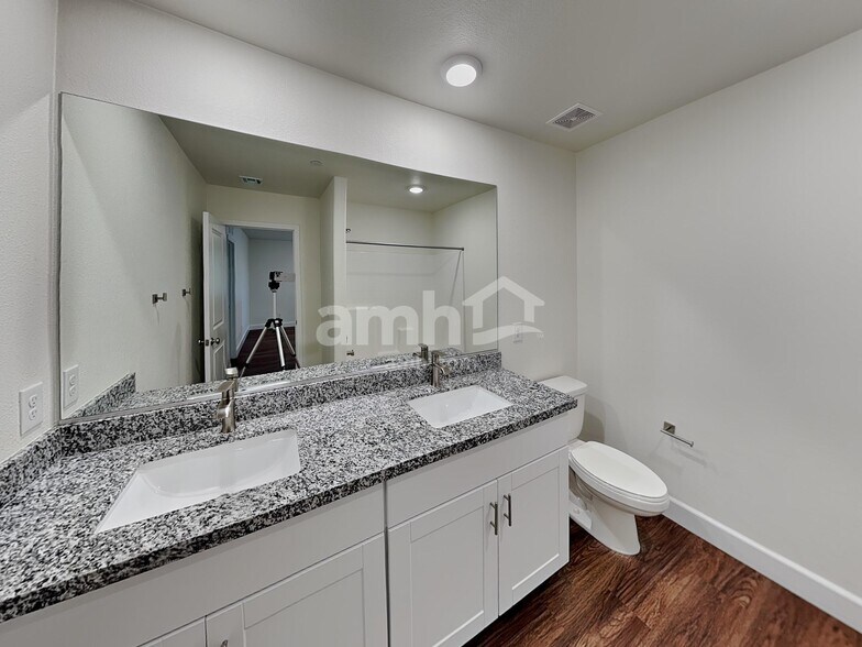 Building Photo - 83 Foxridge Swings Ln