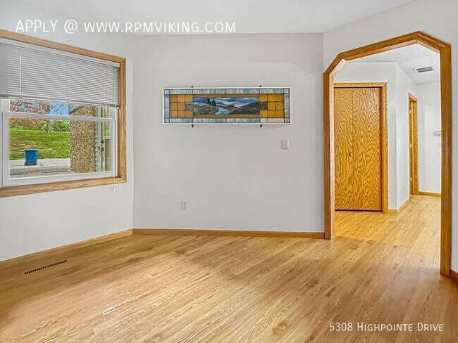 Building Photo - 2br 2.5ba 2cg ~ Security Deposit Free Alte...