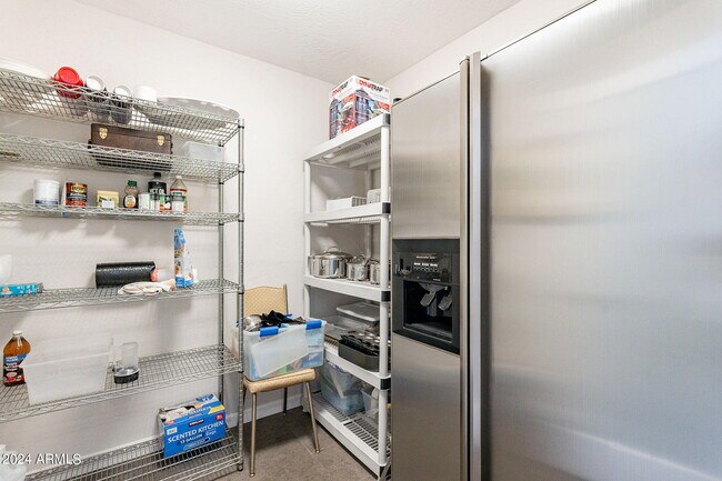 Building Photo - 8257 E Del Cadena Dr