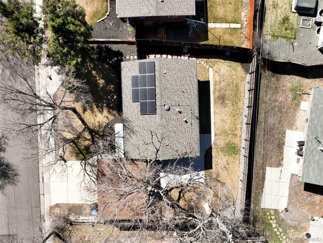 Building Photo - "Spacious 5-Bedroom Gem with 3 Full Baths in Arvada"
