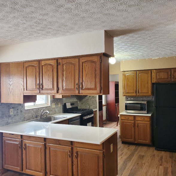 Building Photo - 315 High Meadows Village Dr