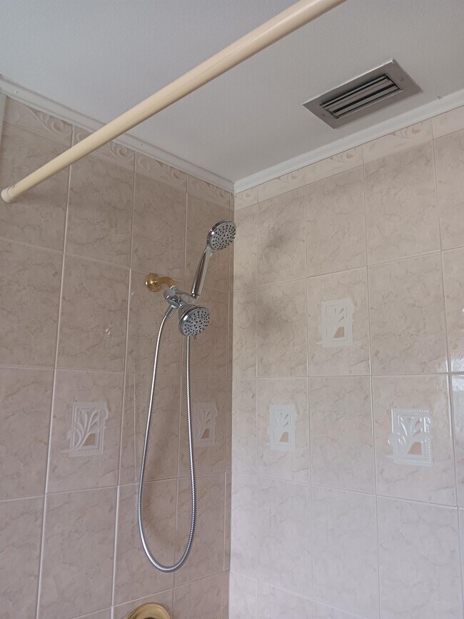 Building Photo - 2321 Irlo Dr