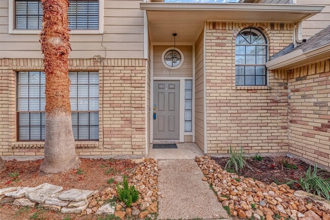 Building Photo - 703 Turtle Creek Dr