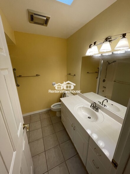 Building Photo - 9714 W Briarwood Cir N