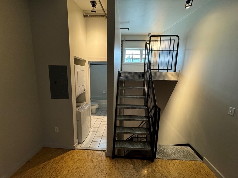 Building Photo - 346 Pierpont Avenue