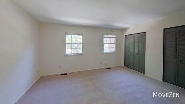 Building Photo - 5805 Nottoway Ct
