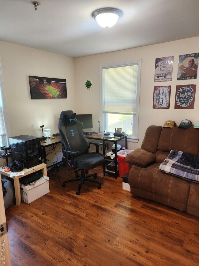 Building Photo - 632 Piermont Ave