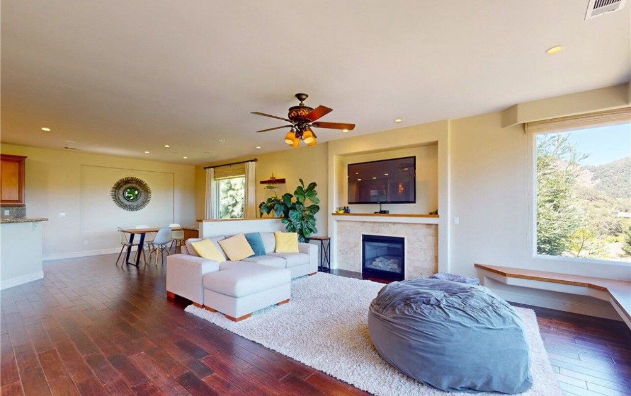 Building Photo - 5595 Tanbark Ct
