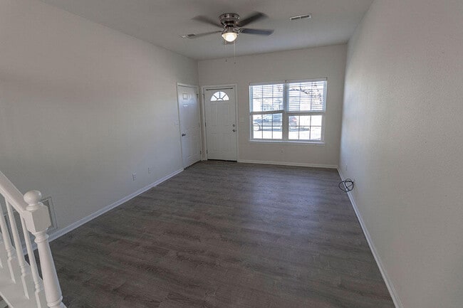 Building Photo - 5000 Derby Ridge Dr