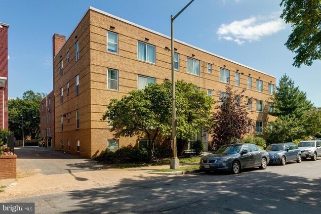 Building Photo - 420 16th St SE