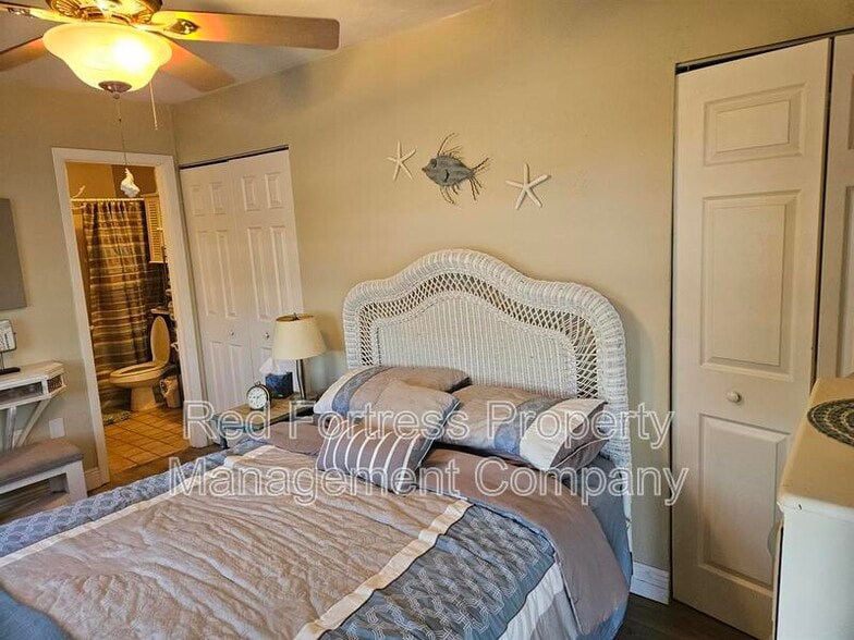 Building Photo - 8127 Country Rd