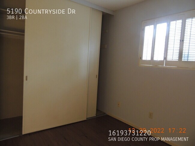 Building Photo - 5190 Countryside Dr