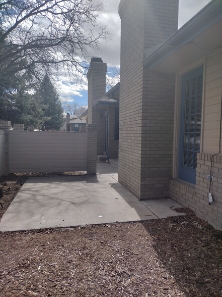 Building Photo - 1017 49th Ave