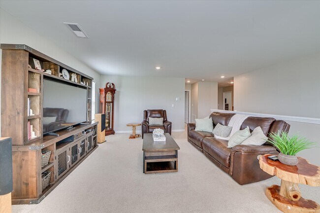 Building Photo - 7046-7046 Sideboard Xing