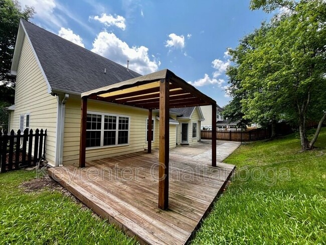 Building Photo - 5775 Crooked Creek Dr
