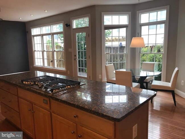 Building Photo - 1406 Ingleside Ave