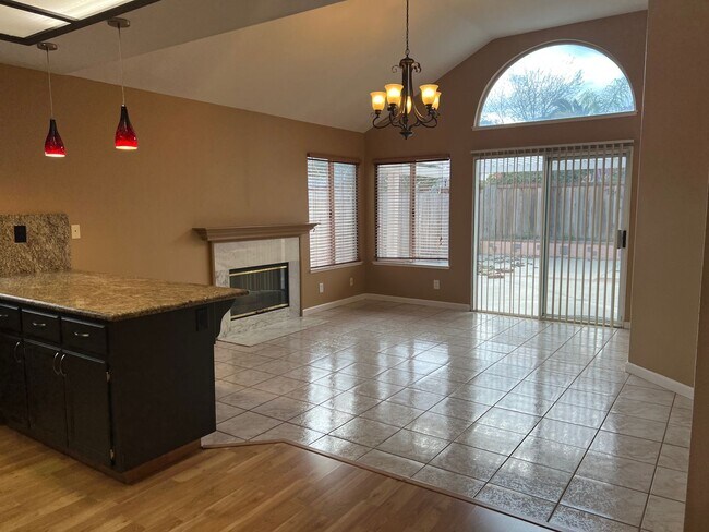 Building Photo - 1142 Rockhaven Ct. Salinas, CA 93906