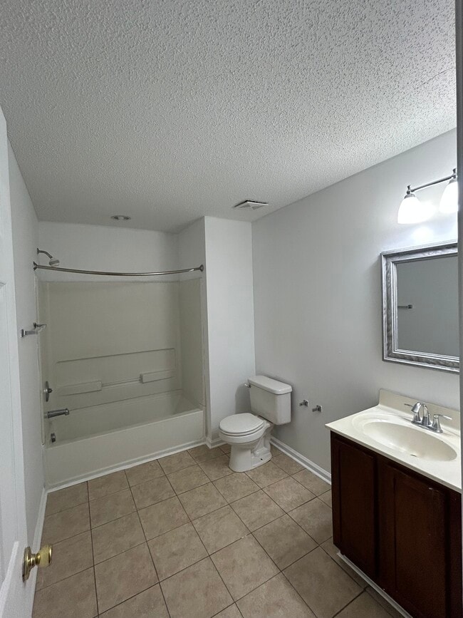 Building Photo - 204 Rindle Dr