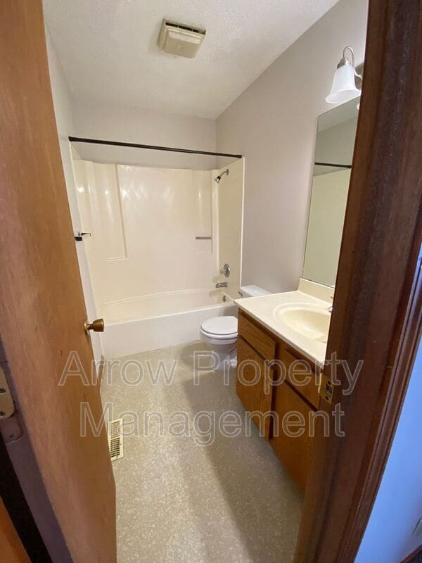 Building Photo - 1326 S Jackson St