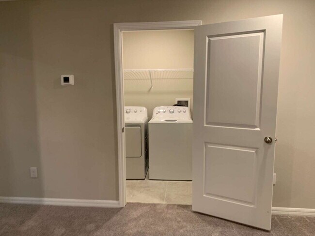 Building Photo - 9625 Pembrooke Pines Dr