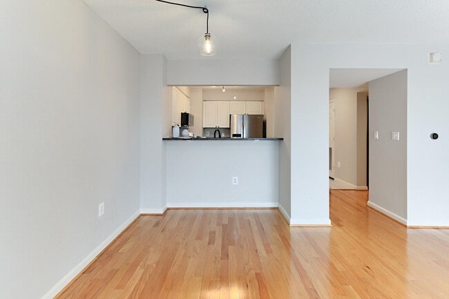 Building Photo - 2181 Jamieson Ave