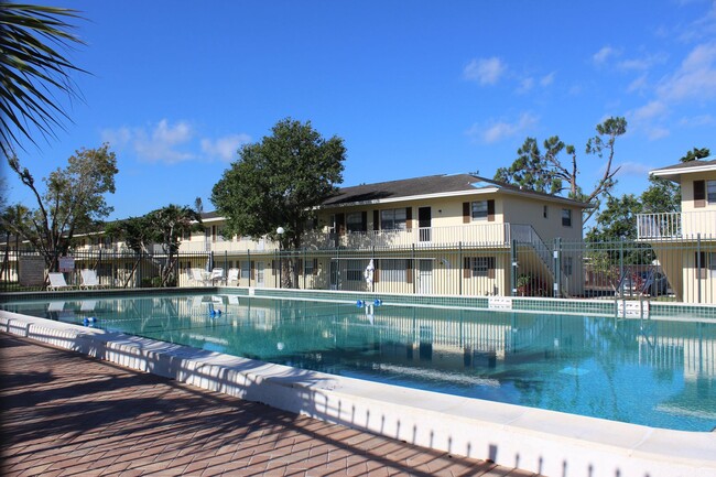 Building Photo - ANNUAL RENTAL - 1 BED/1 BATH AT POINCIANA