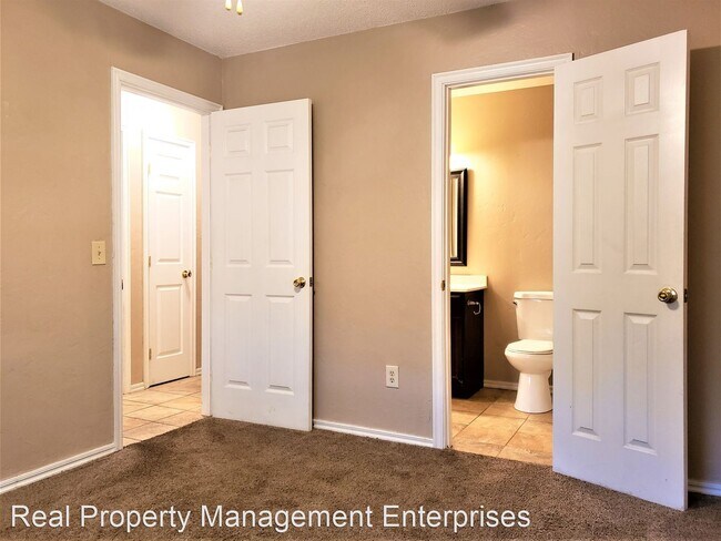 Building Photo - 2 br, 2 bath House - 6801 Woodlake Dr