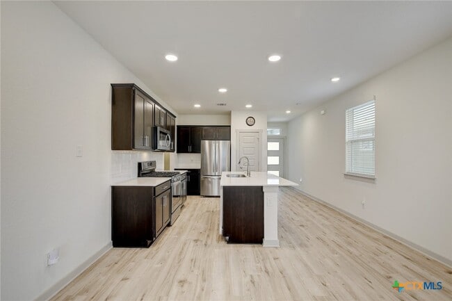 Building Photo - 121 Fairfax Ave