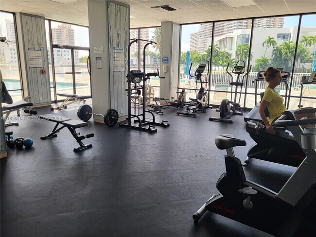 Building Photo - 137 Golden Isles Dr