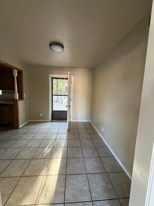 Building Photo - 3200 Lyon Blvd
