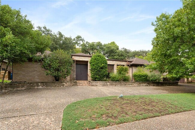 Building Photo - 4118 Firstview Dr