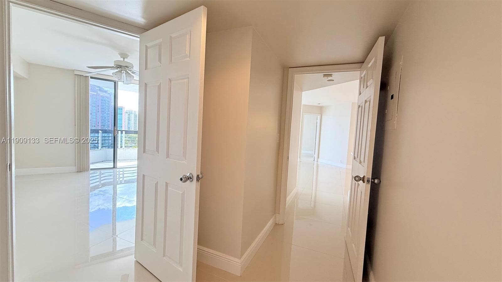 Building Photo - 3530 Mystic Pointe Dr