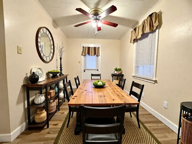 Building Photo - 3 Bedroom 2 Bathroom Cape Cod Available in York!