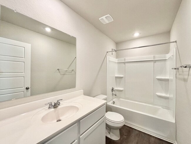 Building Photo - 3518 Strawberry Grv