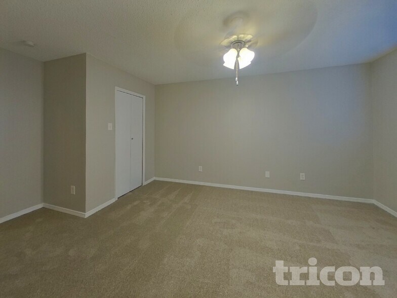 Building Photo - 5620 Oregon Trail Ct