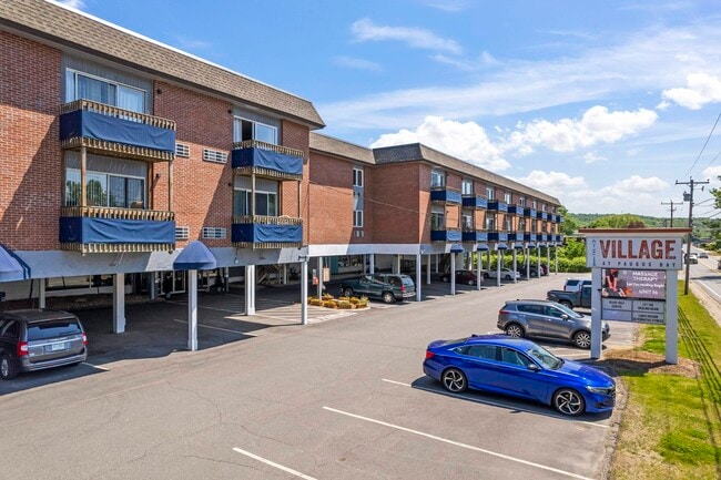 Building Photo - 131 Lake St