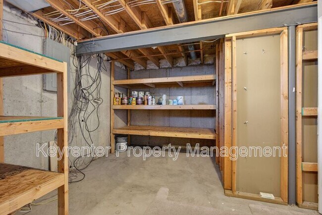 Building Photo - 1233 Grand Canyon Dr