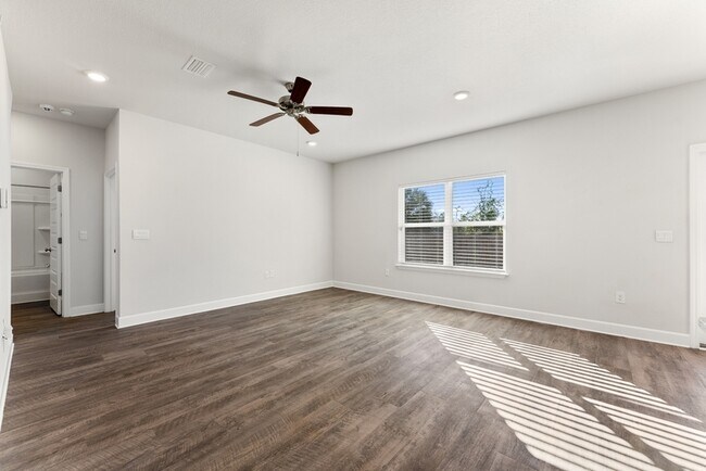 Building Photo - 3000 Rachel Pl